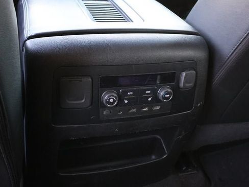 Used 2018 Chevrolet Suburban Premier AWD/4WD image 12