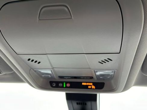 Used 2024 Chevrolet Equinox LT AWD/4WD image 32