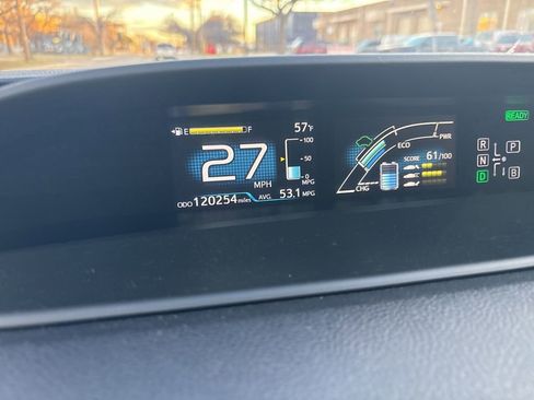 Used 2016 Toyota Prius Three image 10