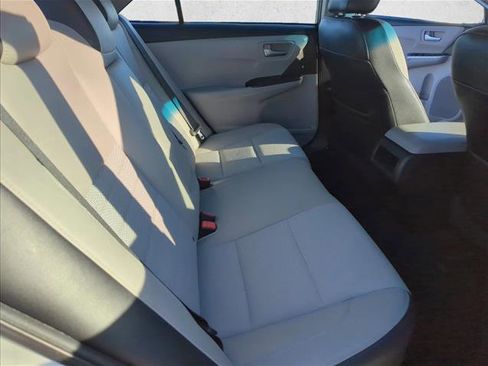 Used 2017 Toyota Camry SE image 23