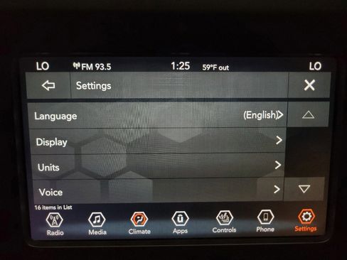 Used 2019 Jeep Cherokee Latitude Plus w/ Comfort/Convenience Group FWD image 25