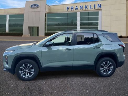 Used 2025 Chevrolet Equinox LT w/ Convenience Package II FWD image 4