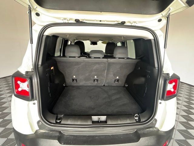 Used 2023 Jeep Renegade Altitude w/ Convenience Group I AWD/4WD image 24