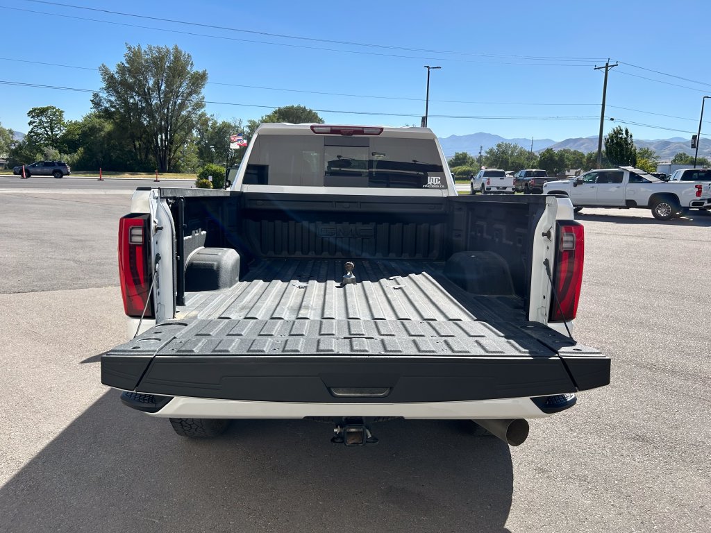 Used 2025 GMC Sierra 3500 Denali Ultimate AWD/4WD image 7