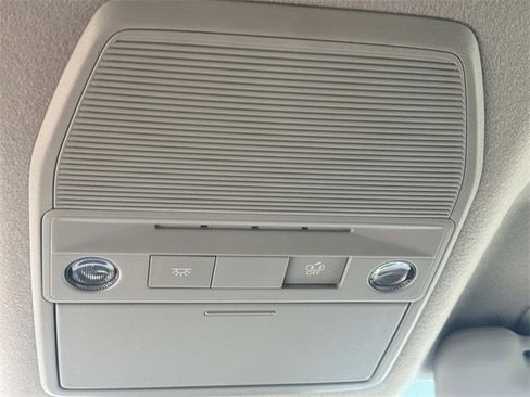 New 2025 Nissan Kicks SR image 28