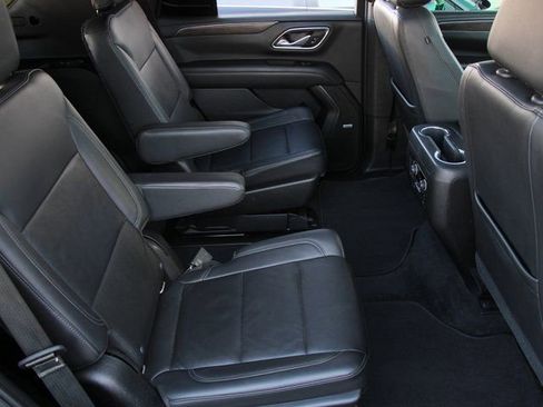 Used 2021 Chevrolet Tahoe LT w/ LT Signature Package image 32