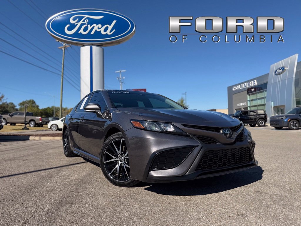 Used 2023 Toyota Camry SE FWD image 1