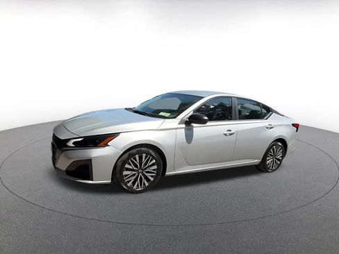 Used 2026 Nissan Altima 2.5 SV FWD image 8