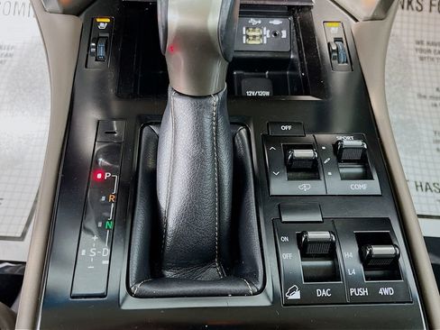 Used 2021 Lexus GX 460 Luxury w/ Sport Design Package AWD/4WD image 24