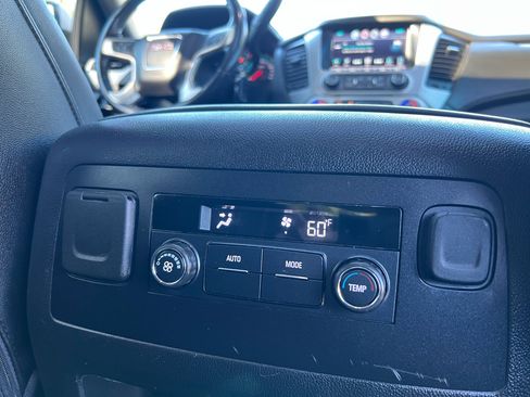 Used 2018 GMC Yukon SLT w/ HD Trailering Package image 36