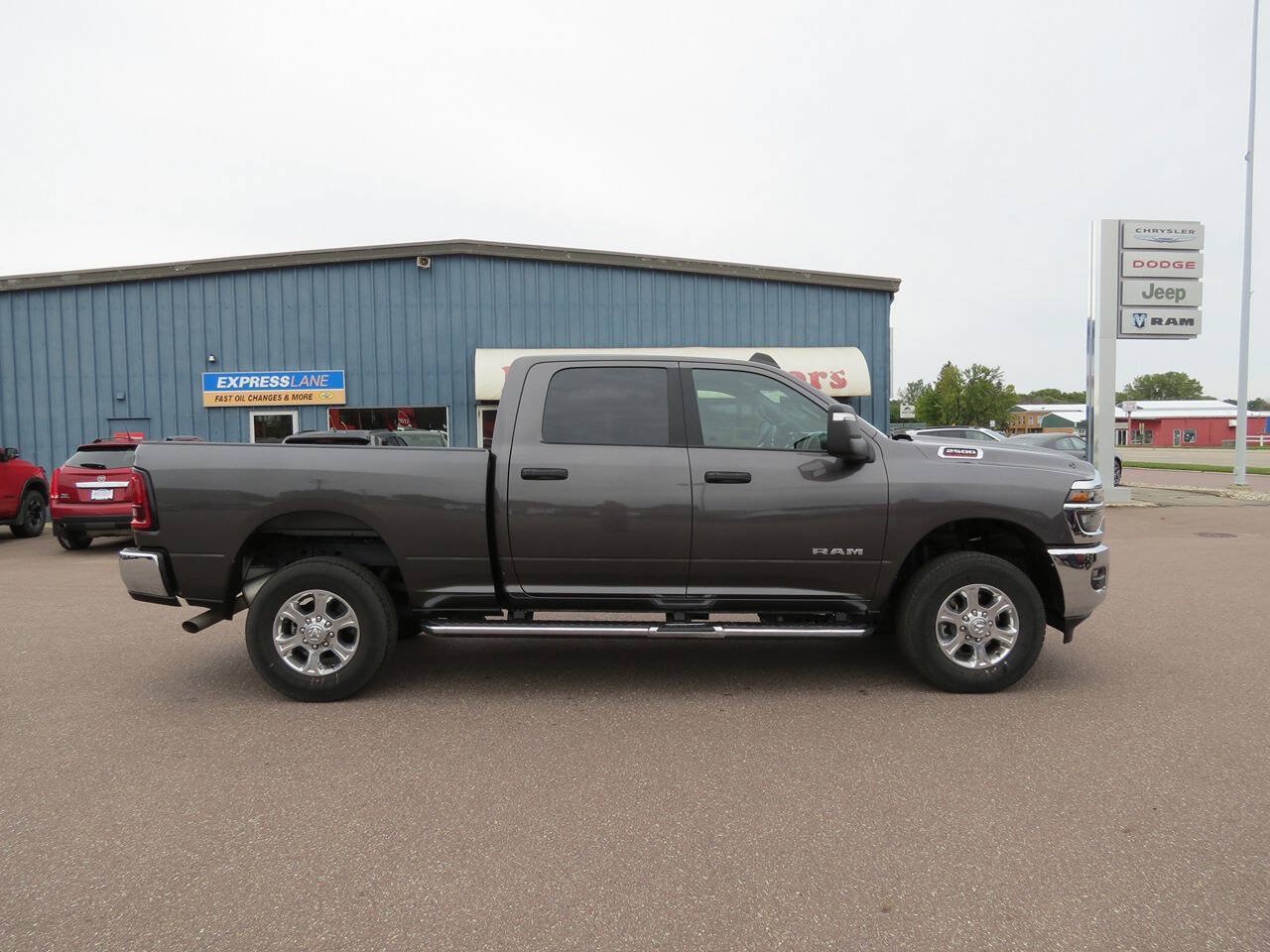 Used 2026 RAM 2500 Big Horn AWD/4WD image 1