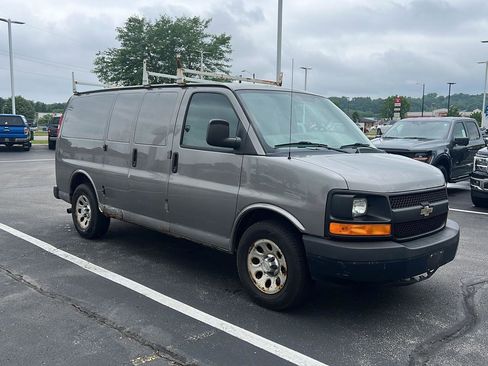 Used 2012 Chevrolet Express 1500 RWD image 3