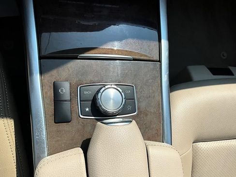 Used 2014 Mercedes-Benz E 350 4MATIC Sedan image 28