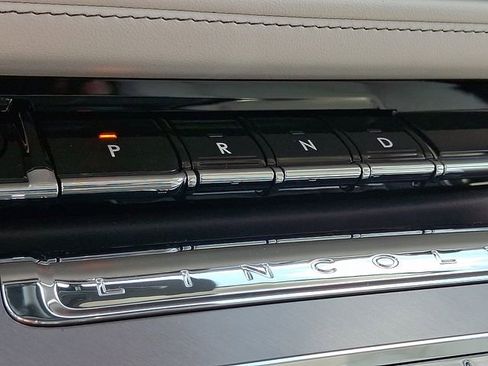 New 2026 Lincoln Aviator AWD image 8