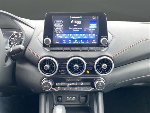 New 2025 Nissan Sentra SR w/ Lighting Package FWD image 8