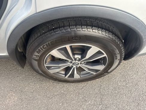 Used 2023 Nissan Murano S AWD/4WD image 9