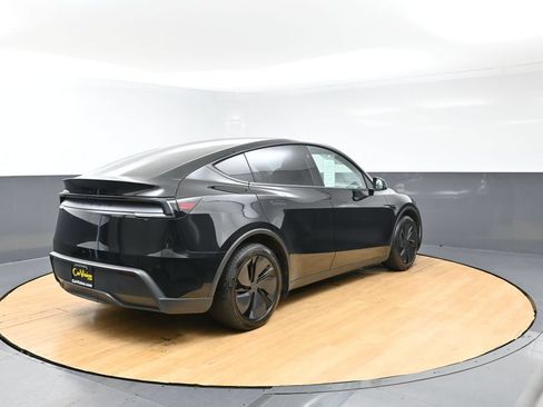 Used 2026 Tesla Model Y Long Range RWD image 6