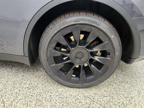 Used 2023 Tesla Model Y Long Range AWD/4WD image 10