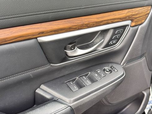 Used 2017 Honda CR-V Touring image 11