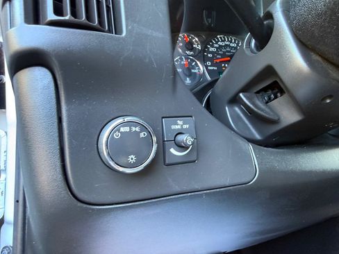 Used 2019 Chevrolet Express 2500 w/ Driver Convenience Package RWD image 21