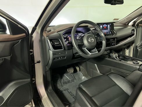Certified 2023 Nissan Rogue SL w/ SL Premium Package AWD/4WD image 23