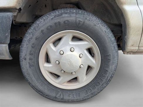 Used 2008 Ford E-150 and Econoline 150 XL RWD image 19