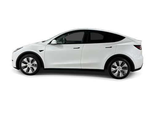 Certified 2023 Tesla Model Y Long Range AWD/4WD image 3