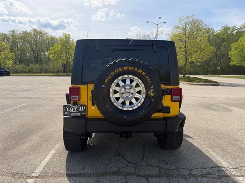Used 2015 Jeep Wrangler Unlimited Rubicon w/ Dual Top Group AWD/4WD image 7