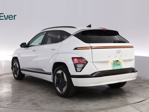 Used 2024 Hyundai Kona Limited FWD image 17