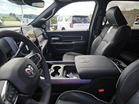 Used 2025 RAM 2500 Laramie AWD/4WD image 21