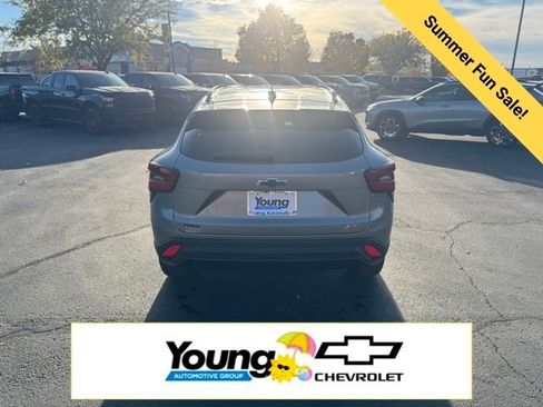 New 2026 Chevrolet Trax RS w/ Sunroof Package FWD image 6