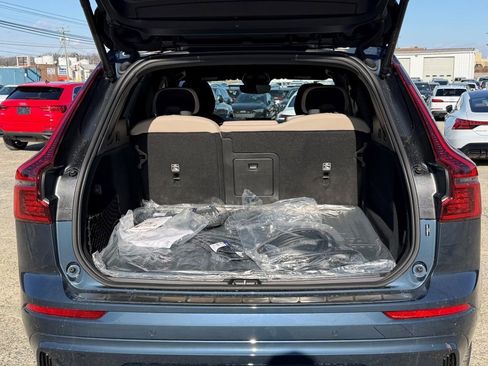 New 2026 Volvo XC60 T8 Plus w/ Protection Package Premier AWD/4WD image 15