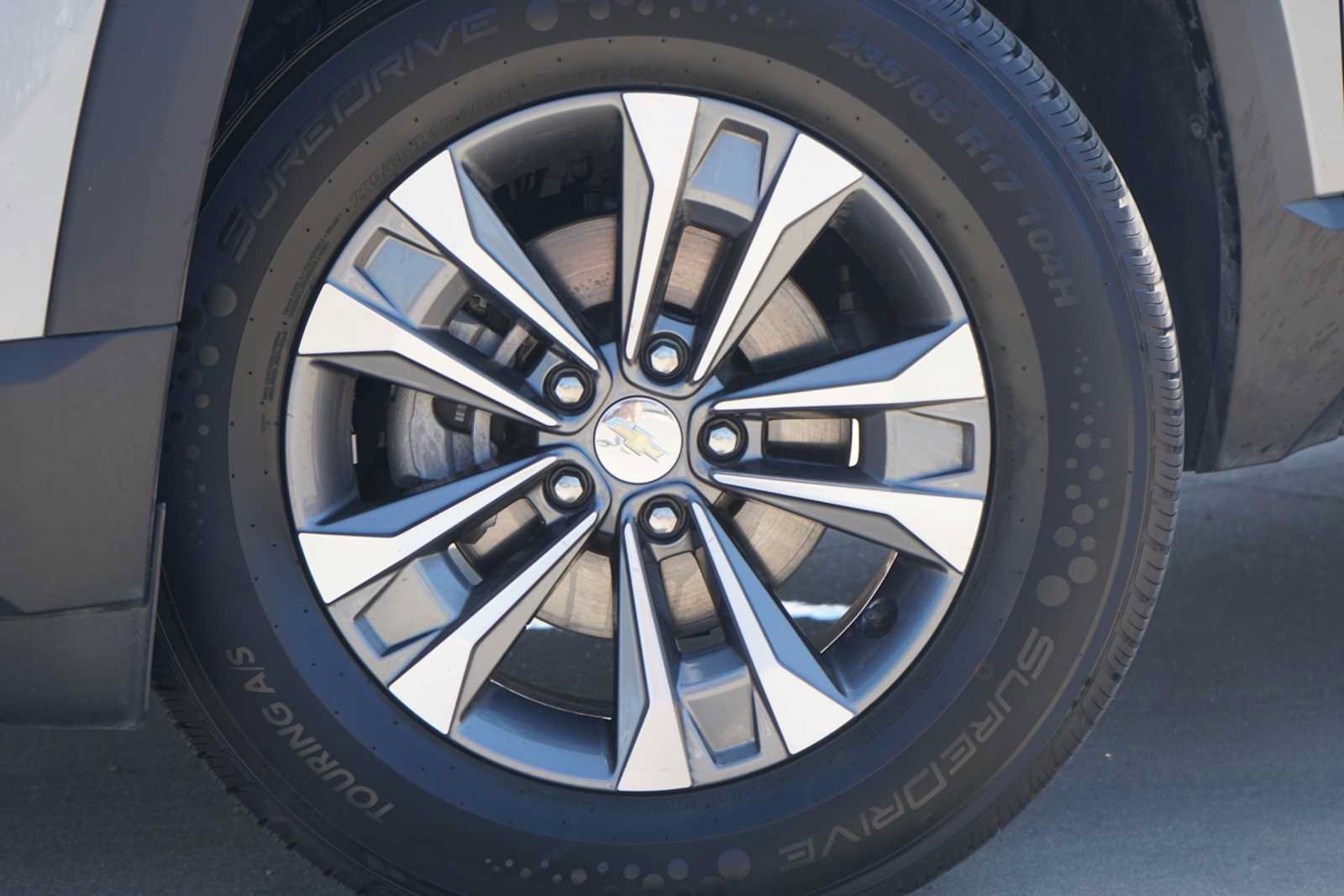 Used 2025 Chevrolet Equinox LT w/ Convenience Package II FWD image 2