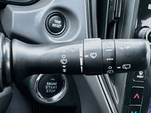 Used 2024 Subaru Crosstrek 2.5i Limited w/ Crosstrek Mirror Package AWD/4WD image 13
