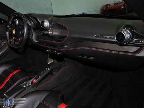 Used 2020 Ferrari F8 Tributo RWD image 21