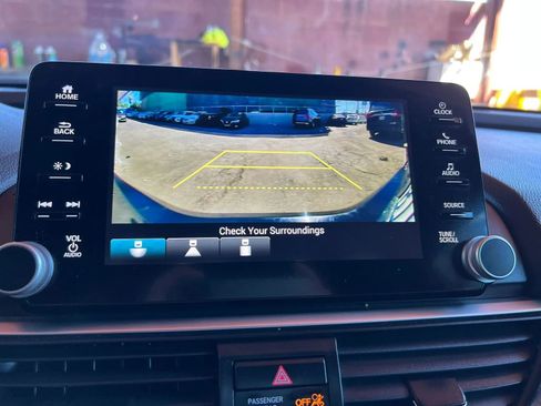 Used 2019 Honda Accord Sport image 16