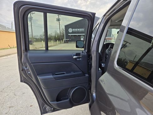 Used 2016 Jeep Patriot High Altitude image 6