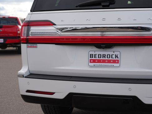 Used 2020 Lincoln Navigator Reserve w/ Luxury Package image 10