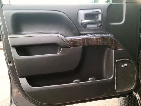 Used 2015 GMC Sierra 2500 Denali w/ Duramax Plus Package image 8