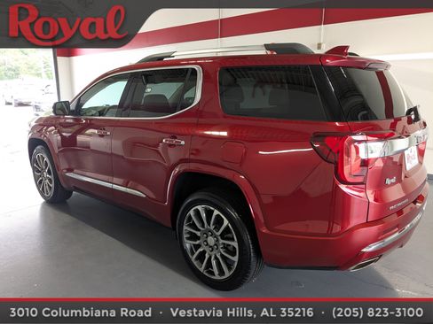 Used 2021 GMC Acadia Denali w/ Denali Ultimate Package AWD/4WD image 2