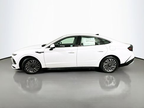 New 2025 Hyundai Sonata Limited image 4