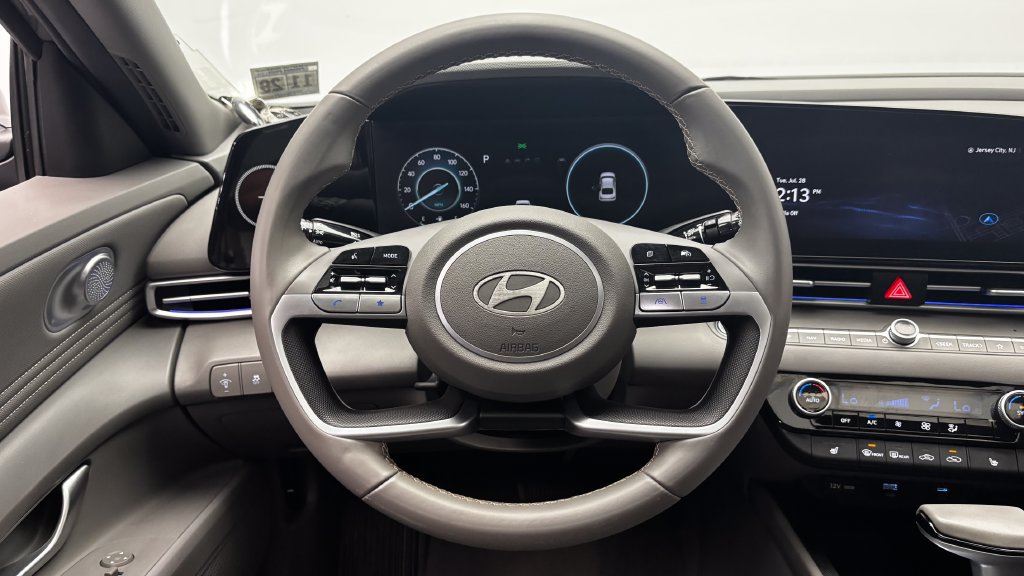 Used 2024 Hyundai Elantra SEL w/ Convenience Package FWD image 24
