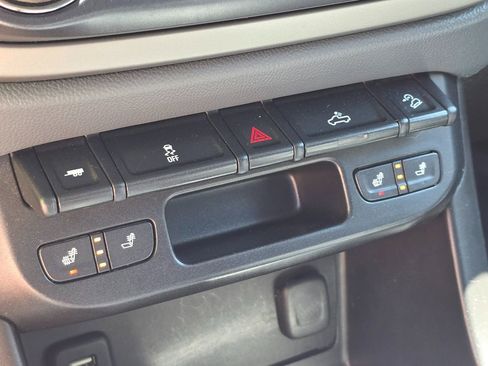 Used 2016 Chevrolet Colorado Z71 w/ Z71 Midnight Edition image 34