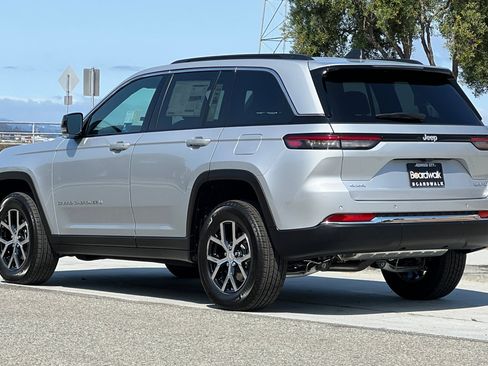 New 2025 Jeep Grand Cherokee Limited image 6