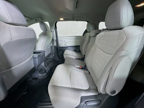 Used 2024 Toyota Sienna LE image 26