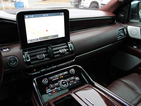 Used 2018 Lincoln Navigator L Black Label w/ Cargo Package image 13