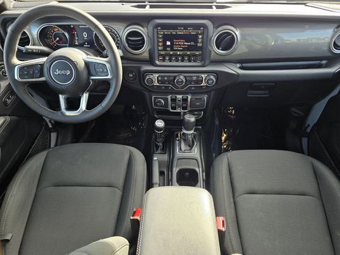 Used 2023 Jeep Wrangler Sahara w/ Cold Weather Group image 18