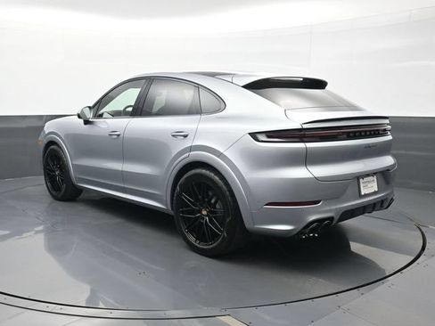 Certified 2025 Porsche Cayenne Coupe AWD/4WD image 3