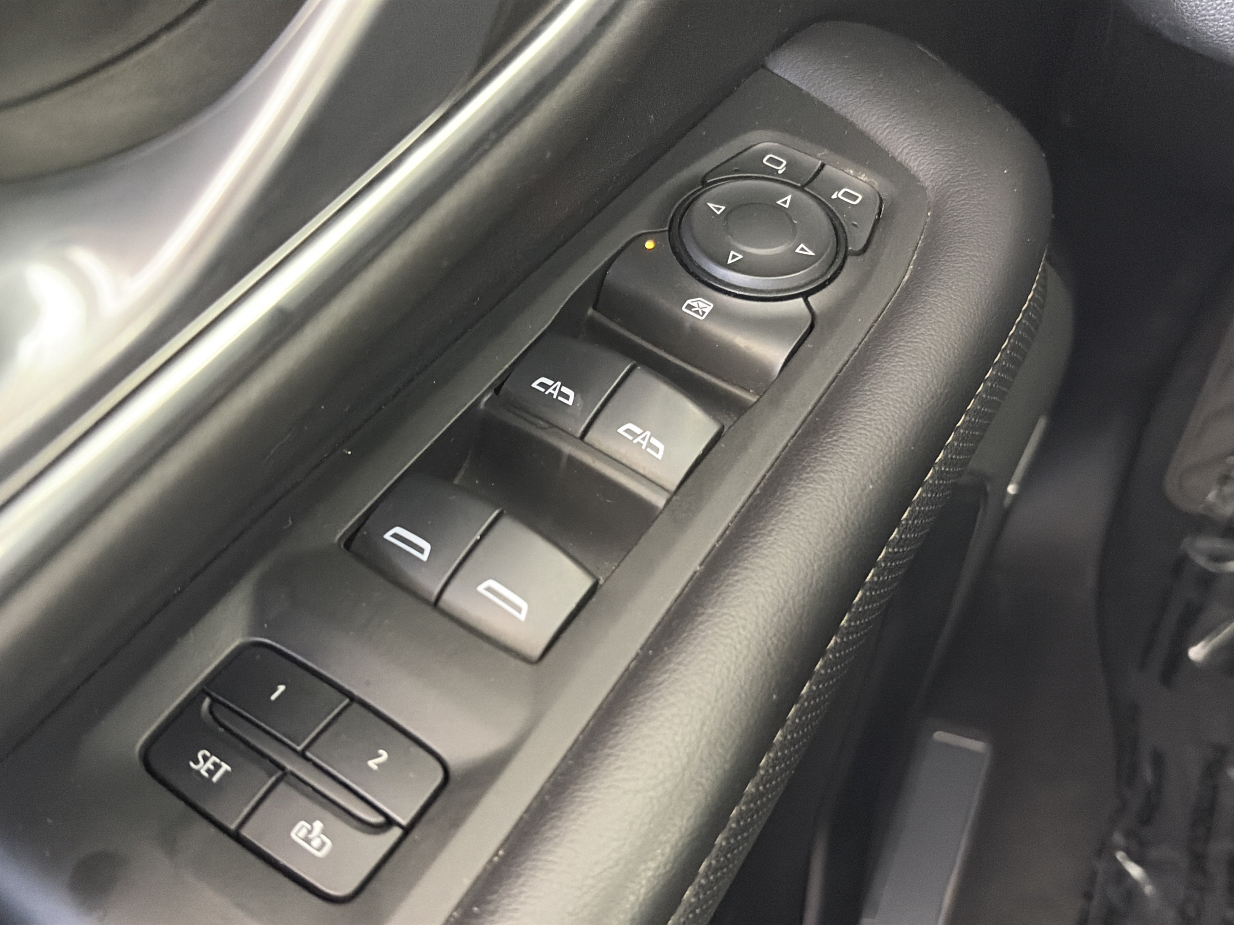 Used 2022 GMC Yukon SLT AWD/4WD image 36