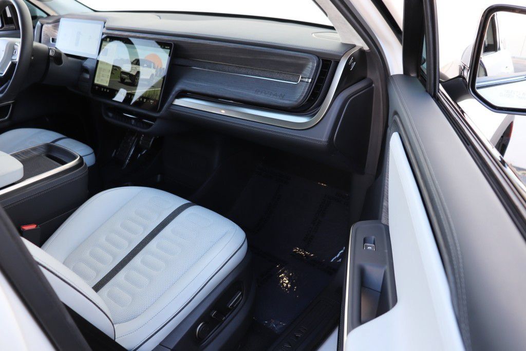 Used 2023 Rivian R1S Adventure Quad AWD/4WD image 31